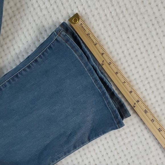 Jessica Simpson Women's Classic Blue Straight Leg Jeans - Picture 2 of 11